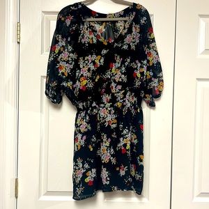 Express black short sleeve floral print boho v neck mini dress M